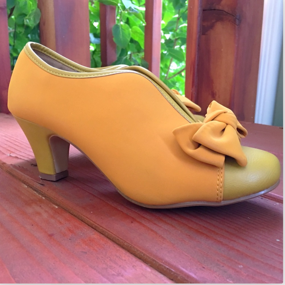 Bow the Other Way Bootie -from ModCloth - Picture 5 of 7